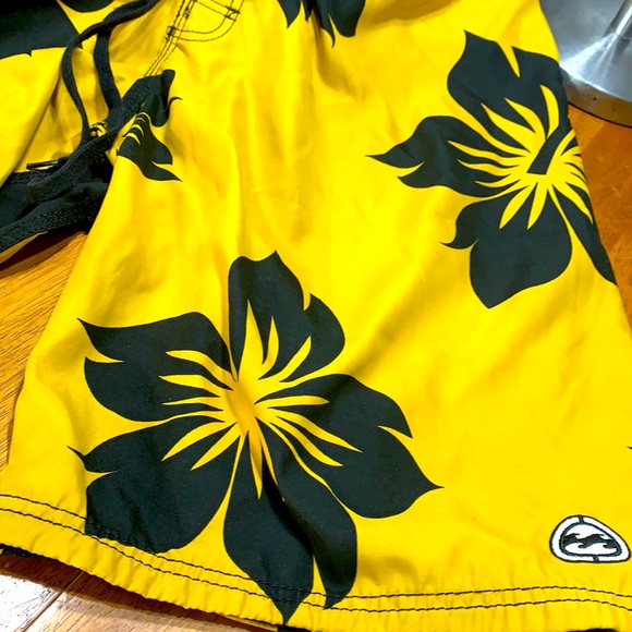 Men’s board shorts